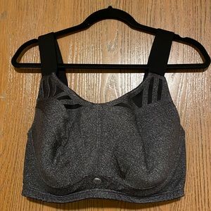 Livi Active 38DDD Sports Bra w/wire